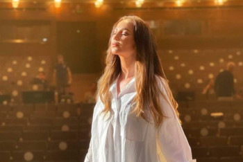 Фотография к новости: Бузова получила роль в спектакле МХАТа