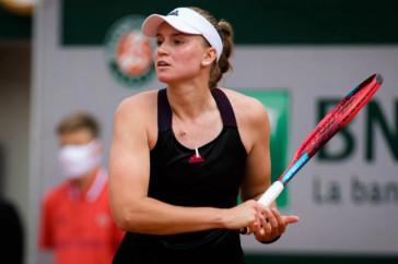 Фотография к новости: Елена Рыбакина вышла в четвертьфинал парного турнира "Ролан Гаррос"