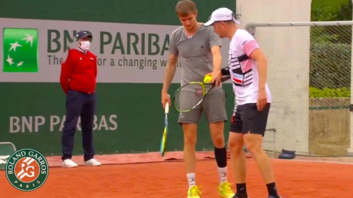 кадр из видео 