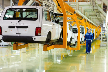 Фотография к новости: Долги по зарплате начали выплачивать бывшим работникам "БИПЕК АВТО"