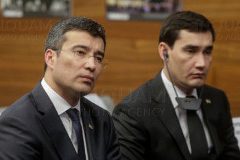 Фотография к новости: Жена и дочь посла Туркменистана во Франции попросили политическое убежище