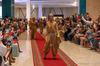 Фотография к новости: Фоторепортаж. Этно-мода Казахстана завоевывает сердце Евразии