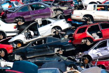 Фотография к новости: Автолюбители против утильсбора. Цены на авто выросли в два раза