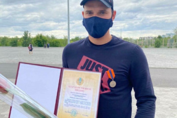 Фотография к новости: Спасший двух мальчиков экибастузец получил награду