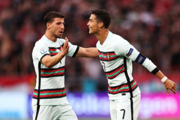 Фотография к новости: Дубль Роналду помог Португалии разгромить Венгрию в первом матче на Евро