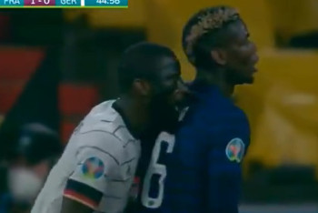 Фотография к новости: Игрок сборной Германии попытался укусить Погба во время матча Евро-2020