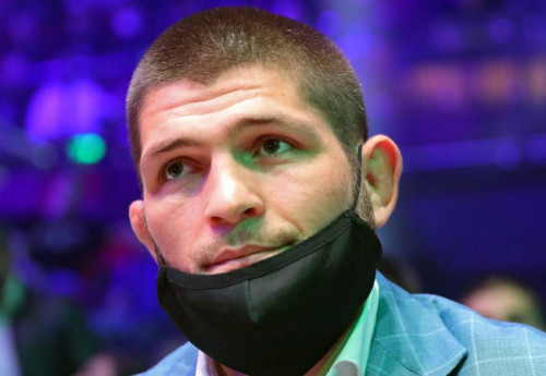 Фотография к новости: Хабиб Нурмагомедов приехал в Алматы