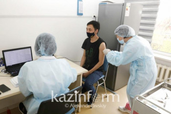 Фотография к новости: Заболеваемость КВИ в Алматы с начала июня снизилась вдвое – Бекшин