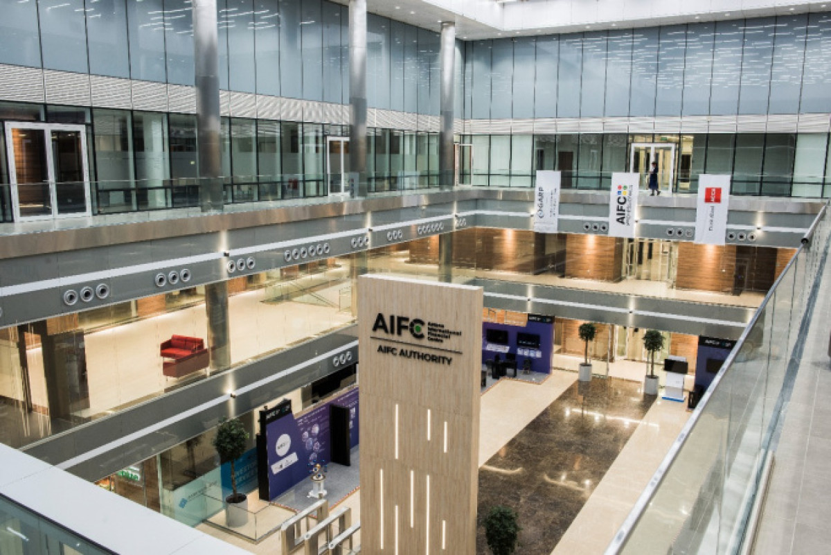 Елбасы посетил международный финансовый центр "Астана"