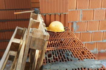 Фотография к новости: Трое пострадали при обрушении строящегося дома в Павлодаре