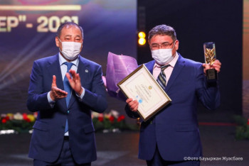 Фотография к новости: Разработчикам QazVAC вручены спецнаграды конкурса "Наш милый доктор! Наш герой!"