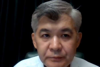 Фотография к новости: Елжан Биртанов и Берик Шарип обменялись поздравлениями в суде