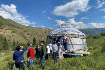 Фотография к новости: Казахстанское село бьет рекорды по числу гостевых домиков для туристов