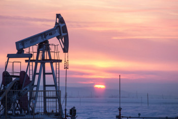 Зарплаты нефтяников в Актюбинской области озвучил аким