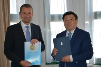 Фотография к новости: Венгрия первой из стран ЕС признала паспорт вакцинации Казахстана