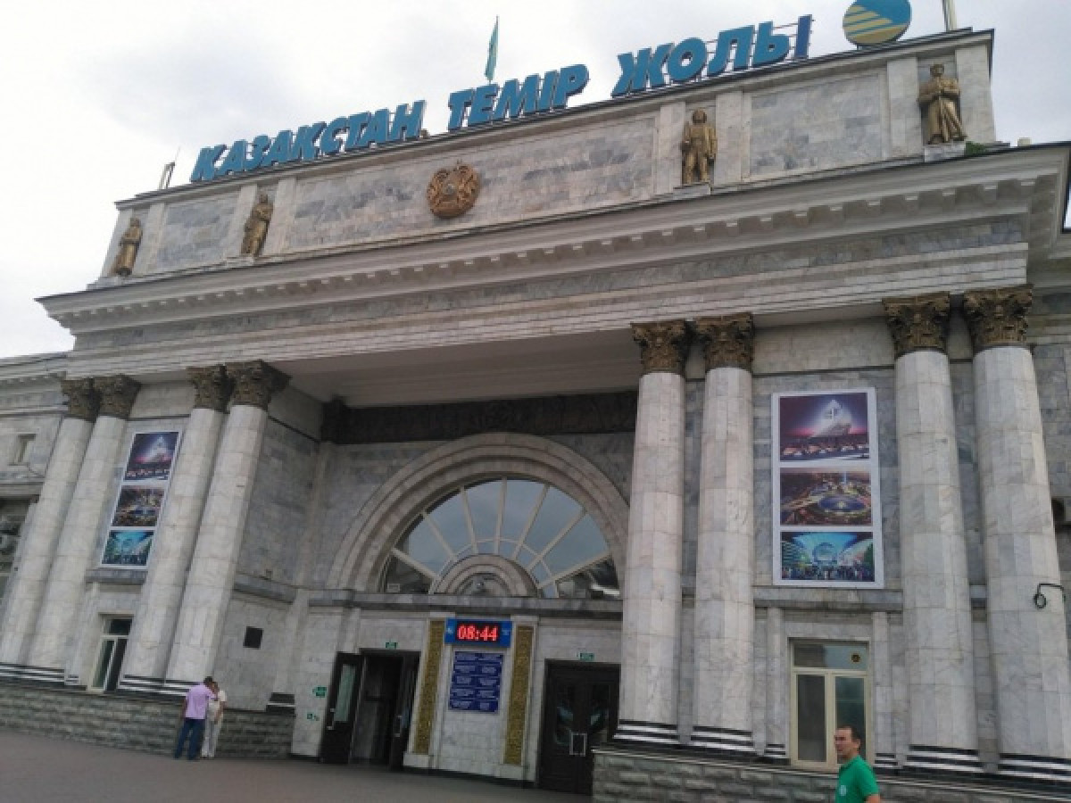 Эпидконтроль усилят в аэропорту и на вокзалах Алматы