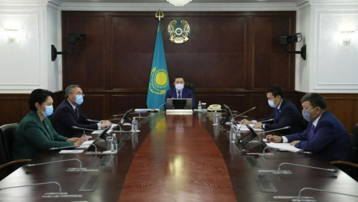 Аскар Мамин провел заседание Инвестштаба