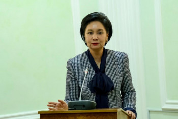 Фотография к новости: Владимир Путин наградил почетной грамотой Гульшару Абдыкаликову