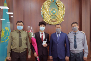 Фотография к новости: МЧС наградило студента, спасшего людей от удара током в Алматы