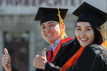 Фотография к новости: За дипломом – за границу: куда и почему уезжают учиться из Казахстана