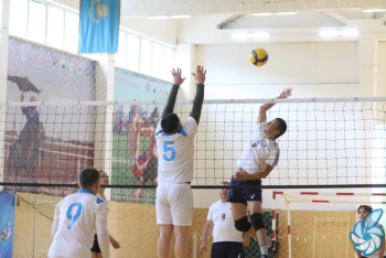 Фотография к новости: Команда "ҚазАқпарат" стала чемпионом первого сезона волейбольной лиги СМИ