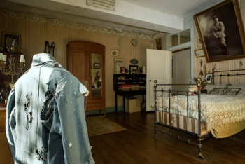 Фотография к новости: Тайную комнату с жуткими старыми фото обнаружила семья в своем доме