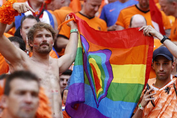 Фотография к новости: УЕФА выступил с заявлением о символике ЛГБТ на матче Евро в Будапеште