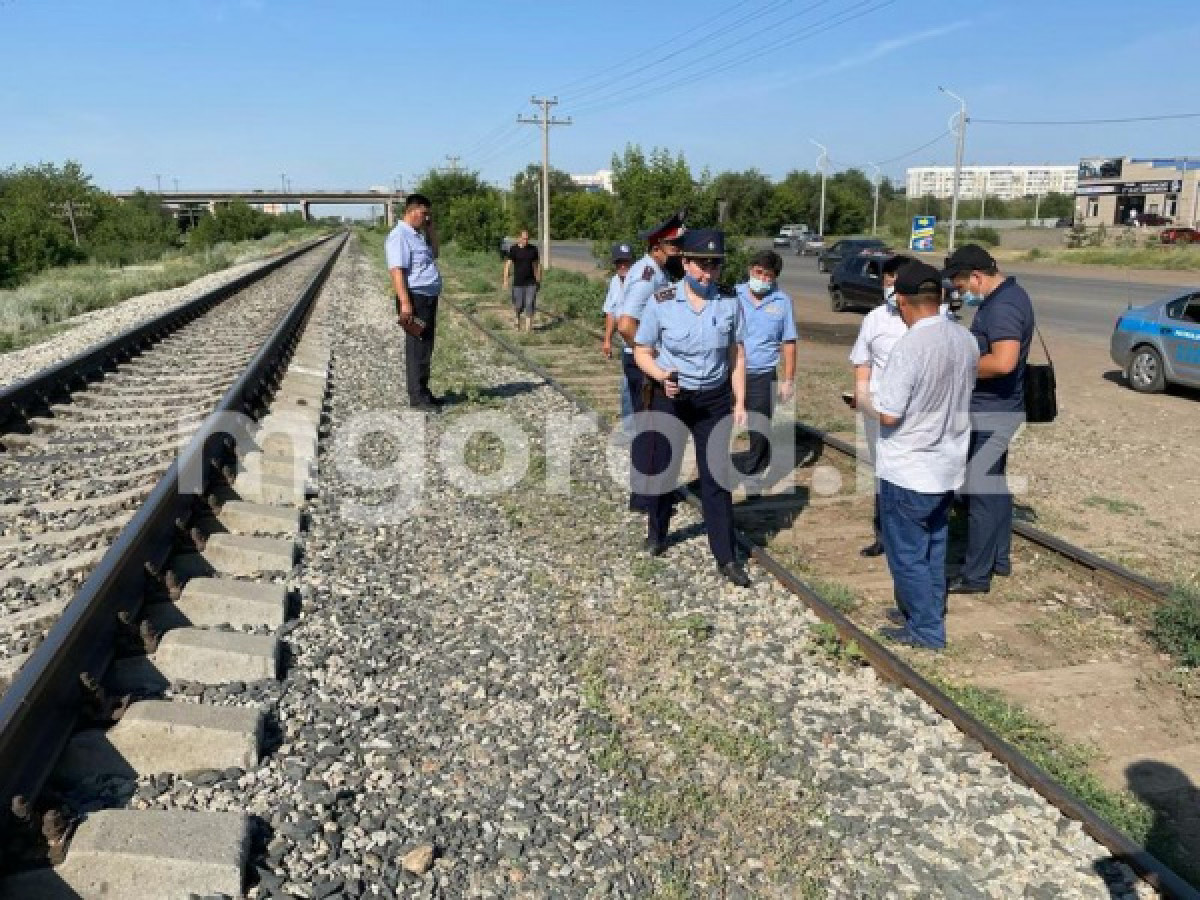 Поезд сбил мужчину в Уральске