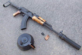 Фотография к новости: "В столице завтра будет весело". Астанчанин задержан за фото с оружием в соцсетях