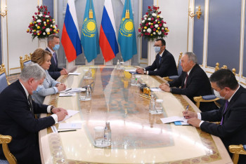 Фотография к новости: Назарбаев встретился с Валентиной Матвиенко