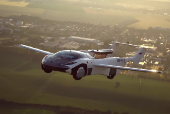 Фотография к новости: Летающий автомобиль впервые совершил междугородний перелет