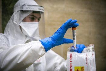 Фотография к новости: Заражение коронавирусом вакцинированных в Израиле. Почему это произошло и каковы последствия