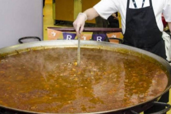 Фотография к новости: Повар упал в чан с куриным супом и умер