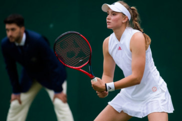 Фотография к новости: Елена Рыбакина разгромила американку и вышла в 1/8 Уимблдона