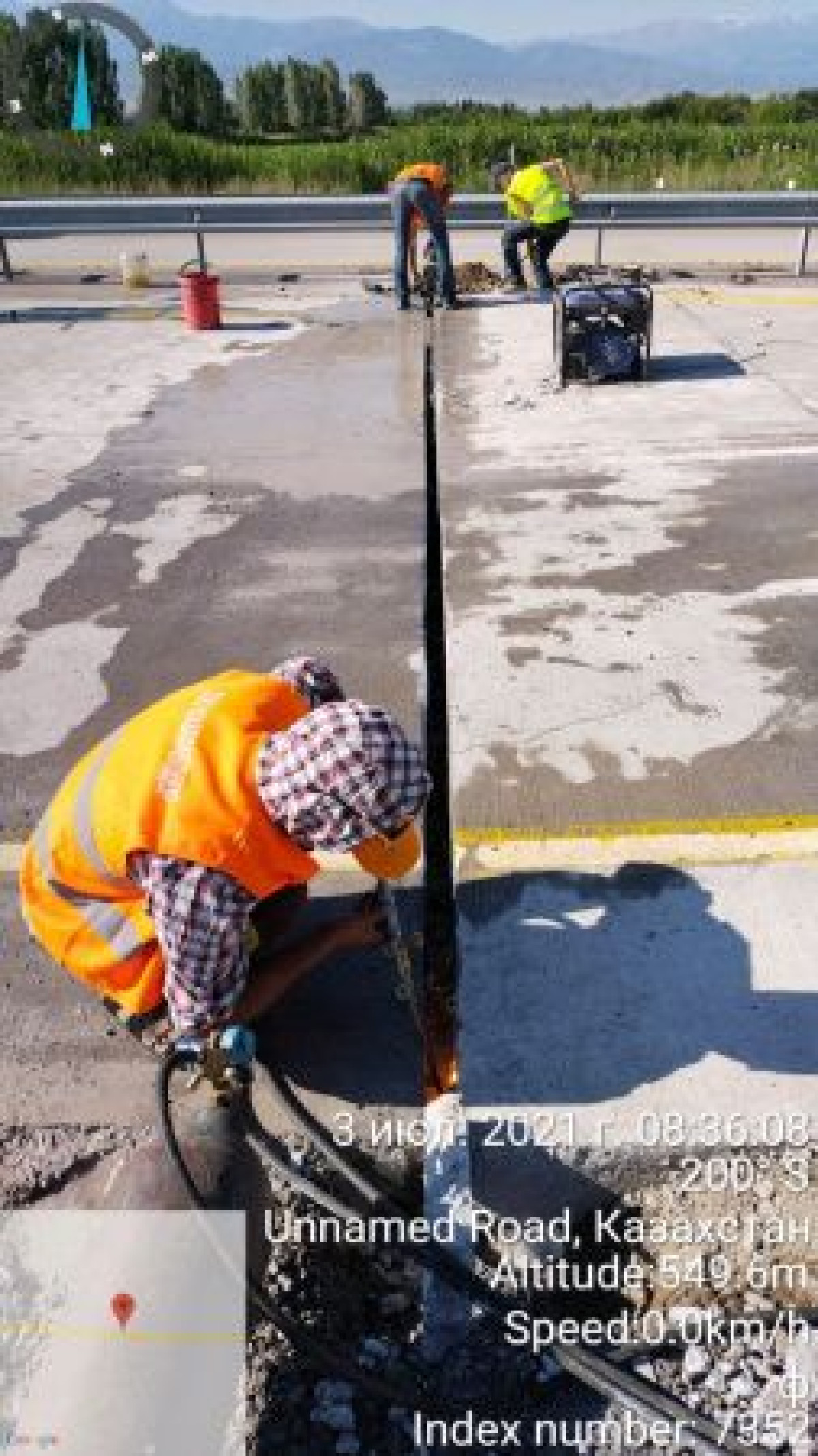 Из-за жары на трассе Алматы-Хоргос сместились бетонные плиты