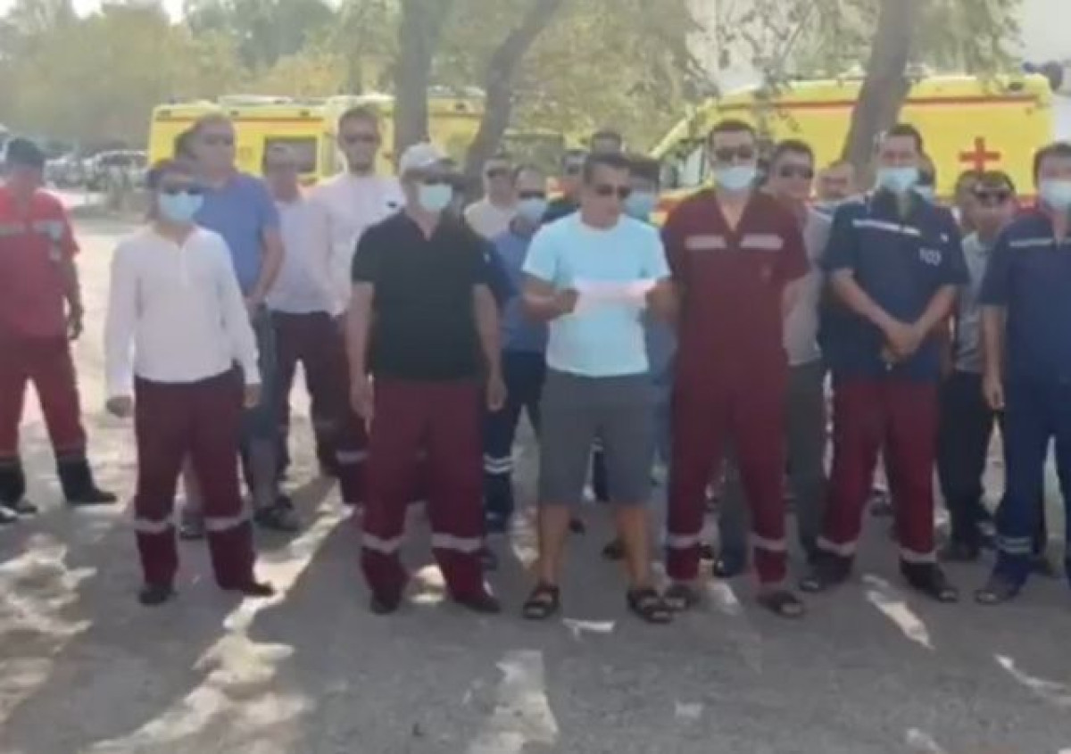 Работники "скорой" в Жанаозене отказались вакцинироваться