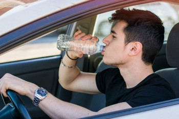 Фотография к новости: Управлять авто обезвоженным оказалось так же опасно, как пьяным