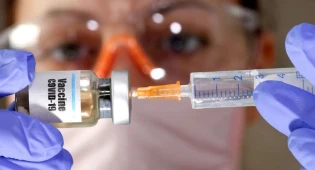 На россиянах испытают китайскую вакцину от COVID-19