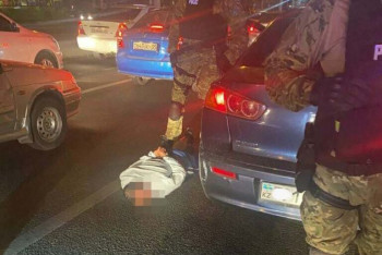 Фотография к новости: Алматинец вымогал деньги у полицейских