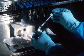 Фотография к новости: От коронавируса излечиться больным помогла пересадка кала