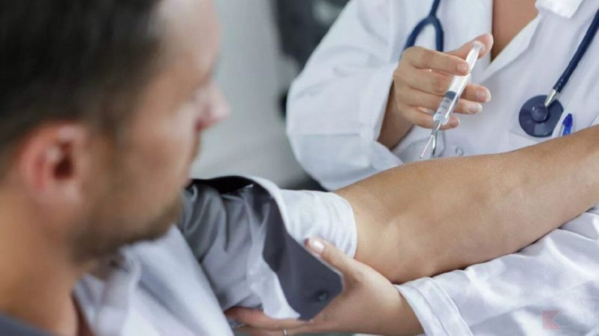 Бизнес возмущен обязательной вакцинацией — омбудсмен Рустам Журсунов