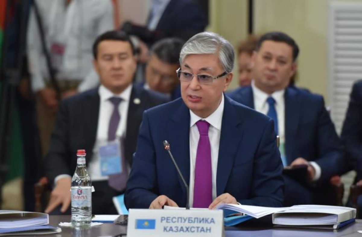 "Полный непорядок" — Токаев об остановке Атырауского НПЗ