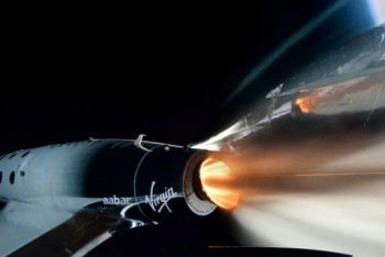 Фотография к новости: Миллиардер Ричард Брэнсон летит в космос на своем корабле