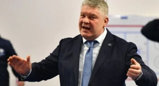 &quot;Барыс&quot; продлил контракт с главным тренером Юрием Михайлисом