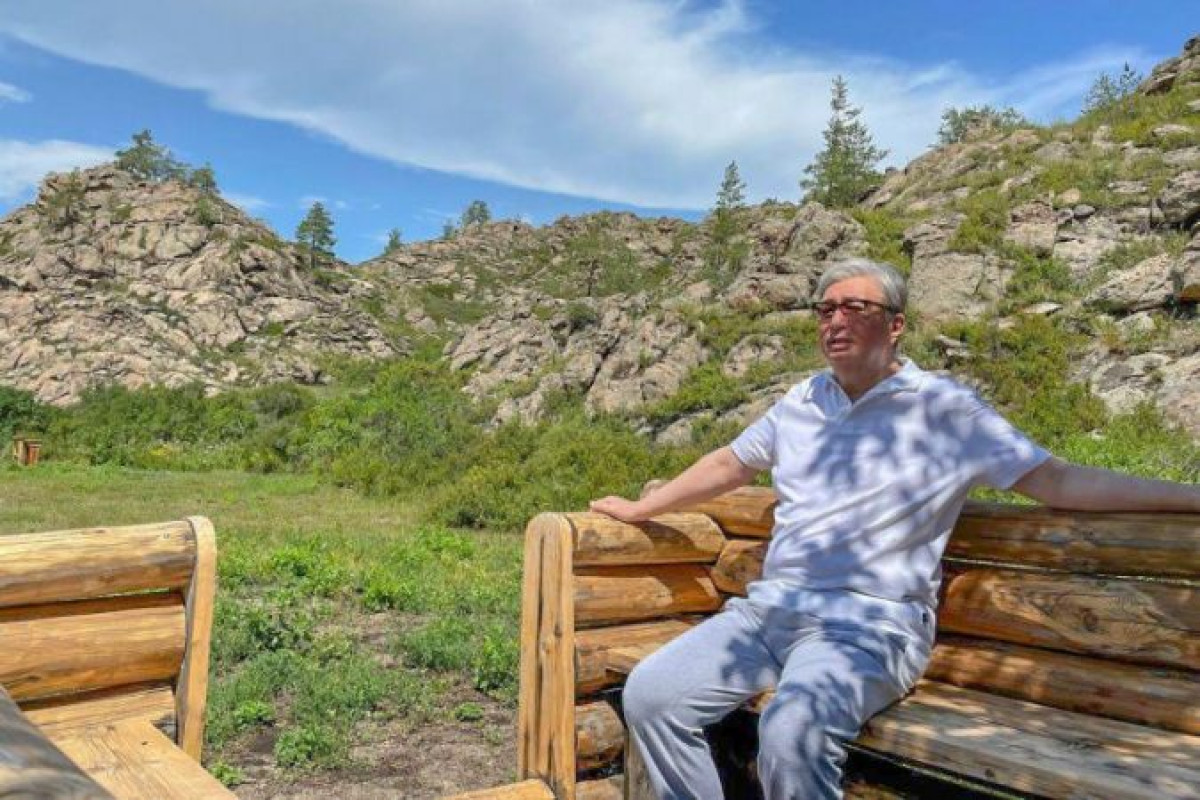 Токаев проводит отпуск на Бухтарминском водохранилище в ВКО