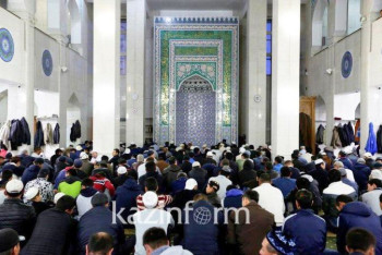 Фотография к новости: Астанчанам запретили массово праздновать Курбан айт на дому