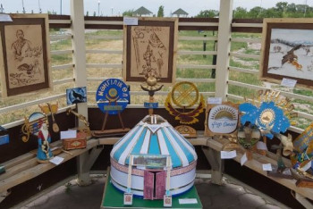 Фотография к новости: Акмолинские художники и мастера представили свои работы на конкурсе, посвященном юбилею Независимости