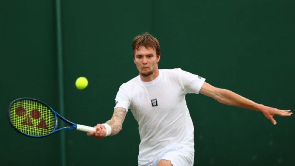 Бублик вышел в полуфинал турнира ATP в Ньюпорте