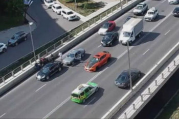 Фотография к новости: На видео попала драка водителей на мосту в Нур-Султане