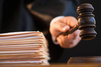 Фотография к новости: На адвоката осуждённой за избиение ребенка воспитательницы в Атырау подали в суд